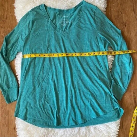💖SALE💖 TORRID GREEN CLASSIC FIT V-NECK LONG SLEEVE TOP BASIC CASUAL NORMCORE - Picture 5 of 6